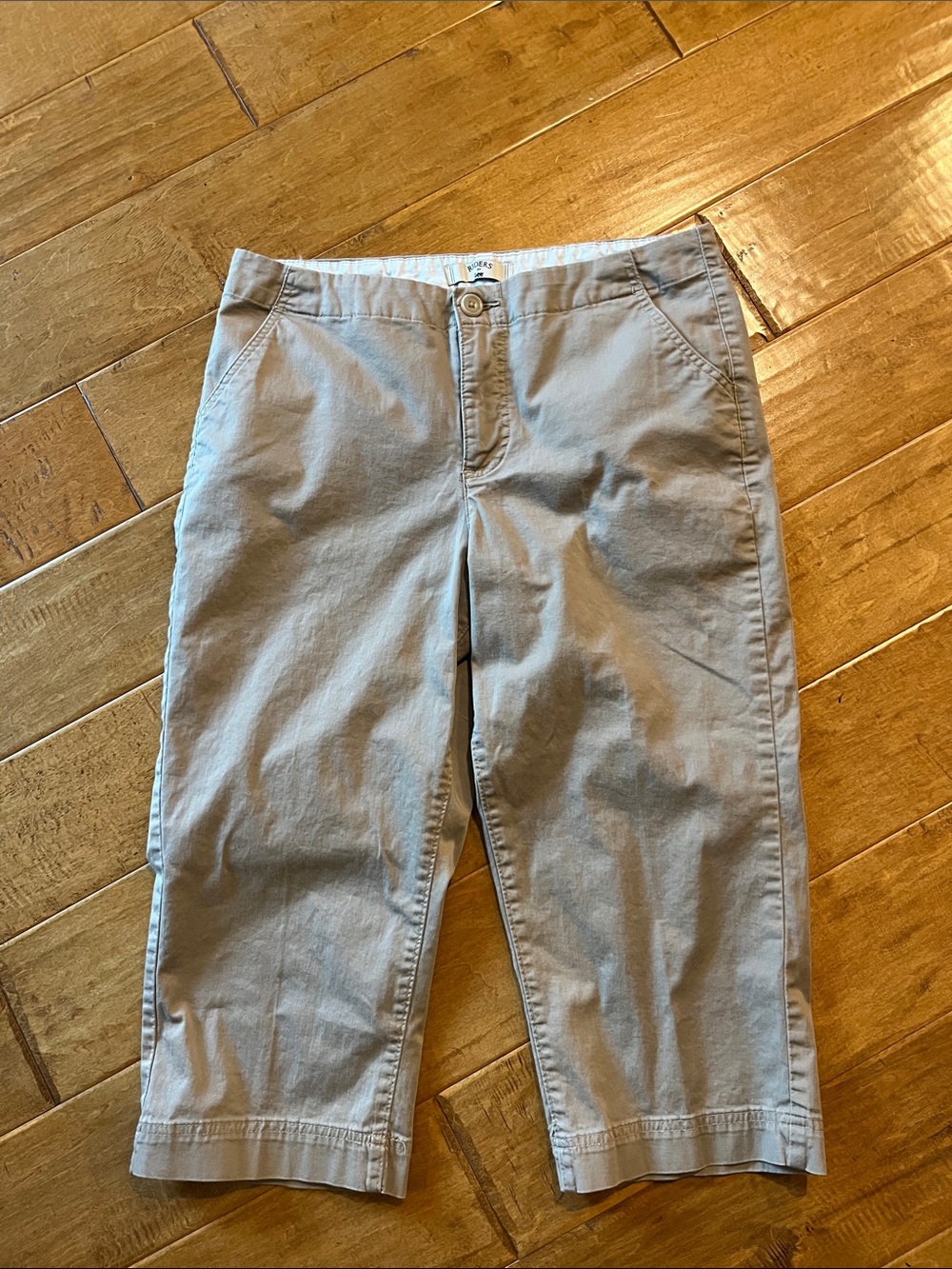 Women’s Riders by Lee Beige Chino Cropped Pants